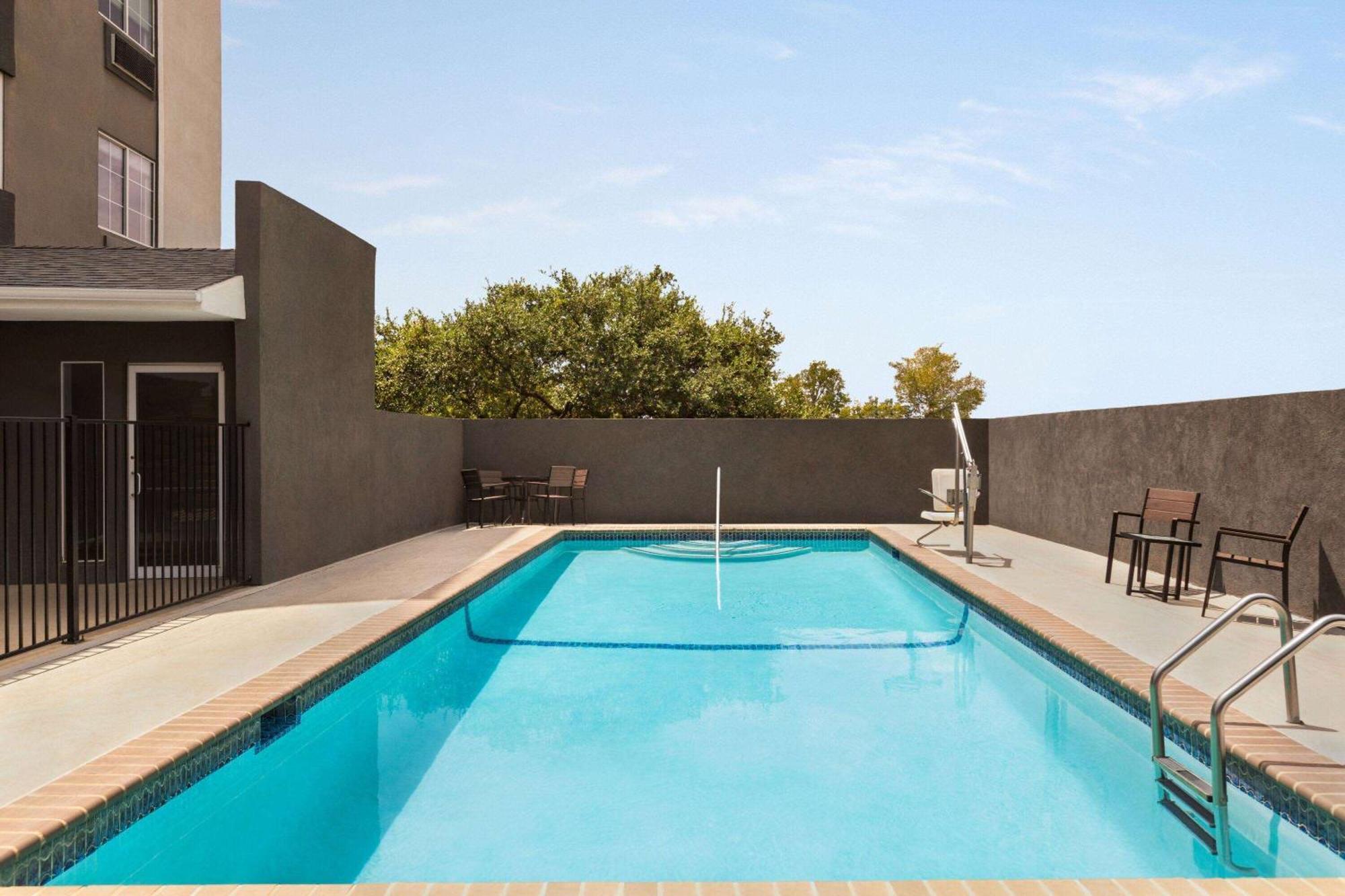 Hotel La Quinta By Wyndham San Antonio North Stone Oak Exterior foto